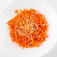 Морковь по-корейски с арахисом