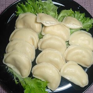 Вареники с адыгейским сыром и сметаной