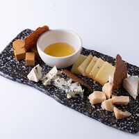 Сырный сет с городецкими сырами