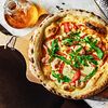 Фото к позиции меню Пицца Креветки, копчёные томаты, рукола