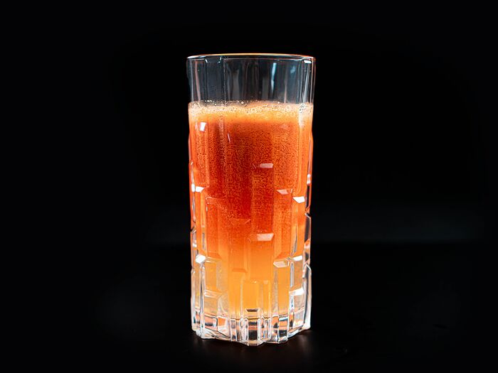 Морковный свежевыжатый сок со сливками