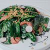 Фото к позиции меню Салат со шпинатом и лососем