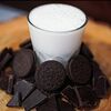 Фото к позиции меню Молочный коктейль со вкусом шоколадного печенья