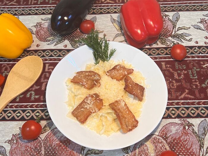 Паста с курицей и грибами