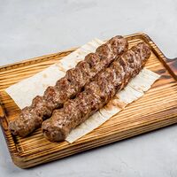 Люля-кебаб из говядины в лаваше