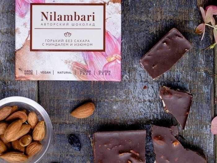 Шоколад горький с миндалем и изюмом без сахара Nilambari