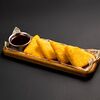 Фото к позиции меню Жареный сыр чеддер с соусом из черной смородины