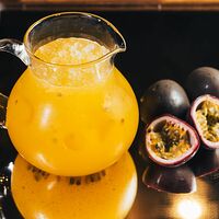 Домашний лимонад Персик - маракуйя