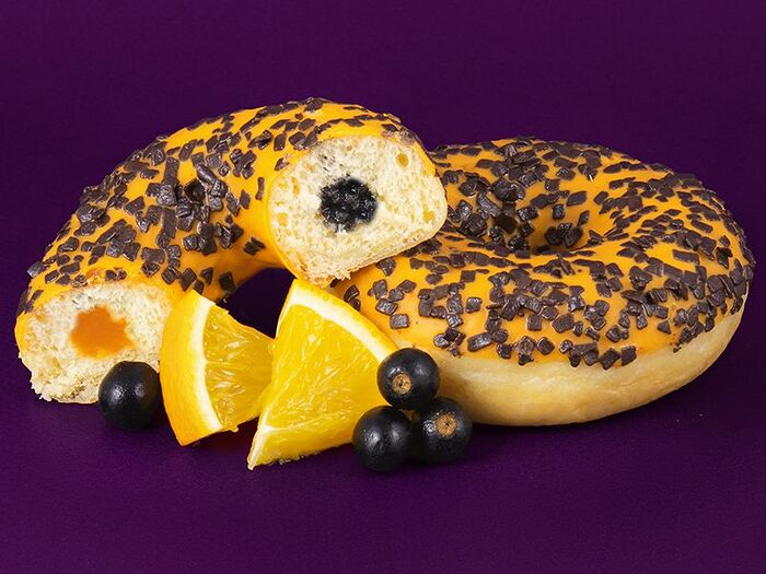 Пончик ОренджДон с начинкой апельсин и черная смородина
