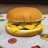 Фото к позиции меню Двойной чизбургер