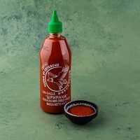 Соус Sriracha hot chili sauce