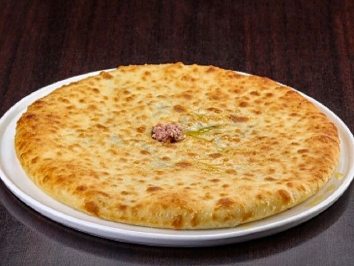 Пирог осетинский с сыром и мясом (целый)