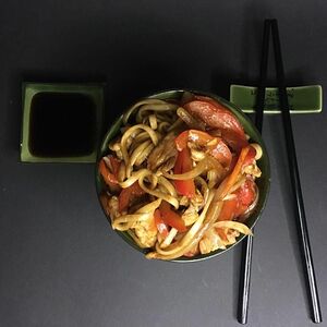 Wok острый со свининой