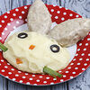 Фото к позиции меню Куриные котлеты с сыром на пару с картофельным пюре Зайчишка