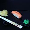 Фото к позиции меню Суши с обожженным лососем