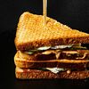 Фото к позиции меню Сэндвич с копченой куриной грудкой