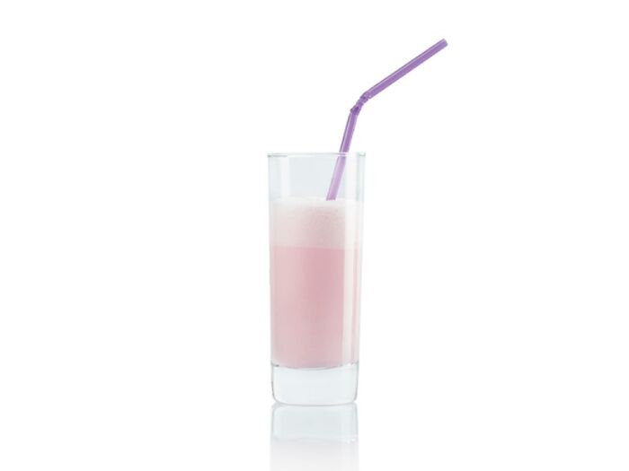 Молочный коктейль с сиропом Клубника