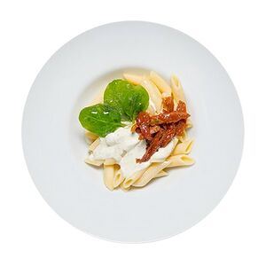 Паста Penne с курицей и сливочно грибным соусом