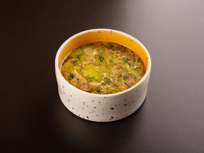 Куриный суп с белыми грибами, имбирем и укропным маслом