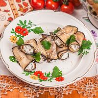 Рулет из баклажанов с сыром фета и зеленью