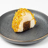 Фото к позиции меню Онигири с копченым лососем и сливочным сыром