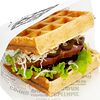 Фото к позиции меню Вафля-сэндвич с говядиной и халапеньо