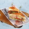 Фото к позиции меню Горячий сэндвич с курицей и беконом