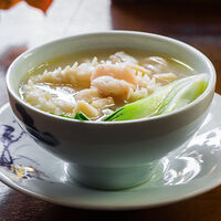 Суп с морепродуктами и лапшой Миньтяо