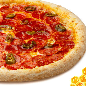 Пицца Пепперони с медом и халапеньо, сырный борт