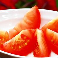 Красные соленые томаты