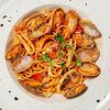 Фото к позиции меню Спагетти Вонголе в томатном соусе