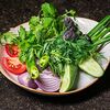 Фото к позиции меню Свежие овощи с ароматной зеленью