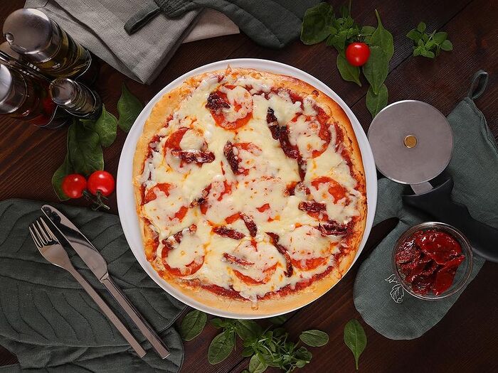 Американская пицца Пепперони с вялеными томатами