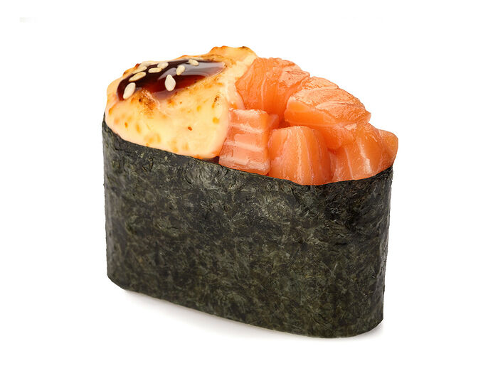 Суши запеченный лосось
