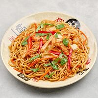 Wok лапша с морепродуктами и овощами