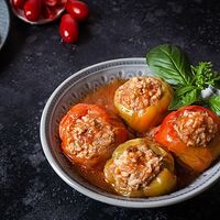 Перцы, фаршированные мясом и рисом