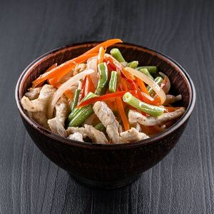 Wok лапша мясная