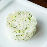 Рис с печеным чесноком и зеленью