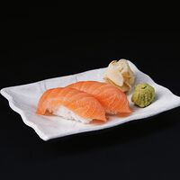 Нигири с лососем - Nigiri With Salmon