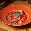 Фото к позиции меню Салат из помидоров с красным луком и зеленью