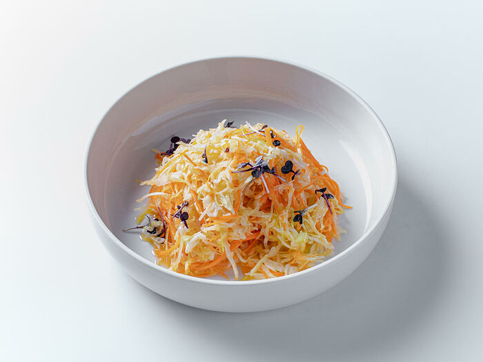 Салат из капусты и моркови с ароматным маслом