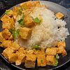 Фото к позиции меню Рис с тушёными тофу неострый