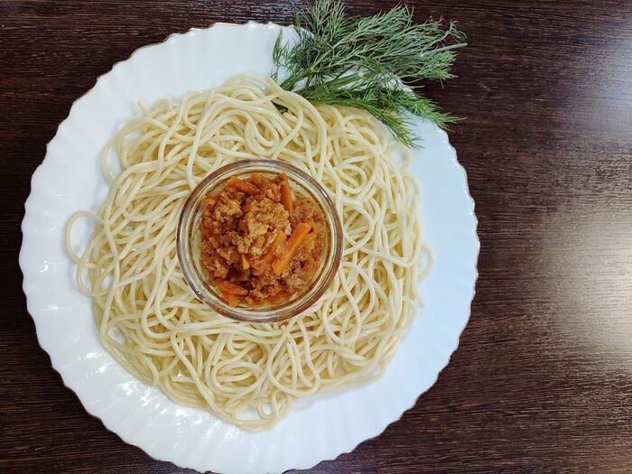 Спагетти с мясным соусом