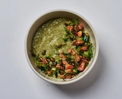 Крем-суп из брокколи со шпинатом и лососем
