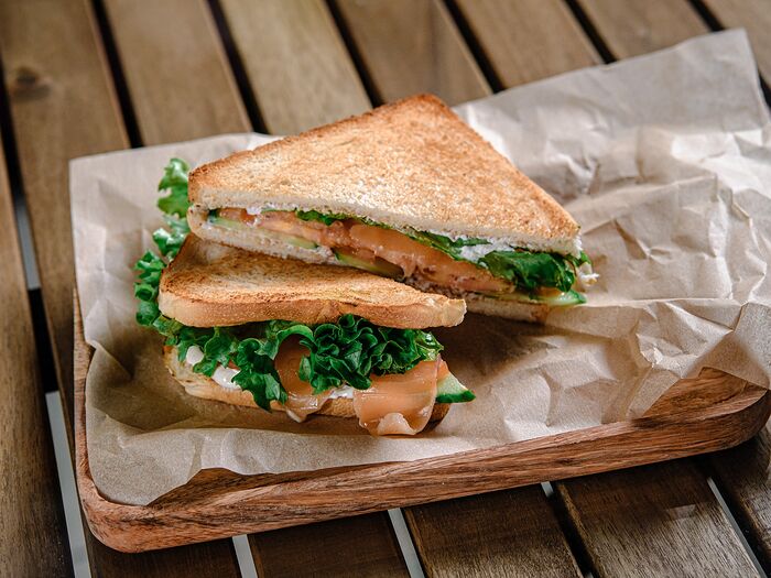 Сэндвич со сливочным лососем