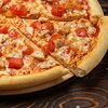 Фото к позиции меню Пицца с цыпленком и томатами