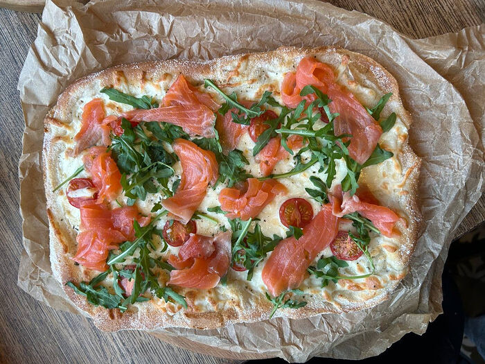Пицца с форелью 24 см