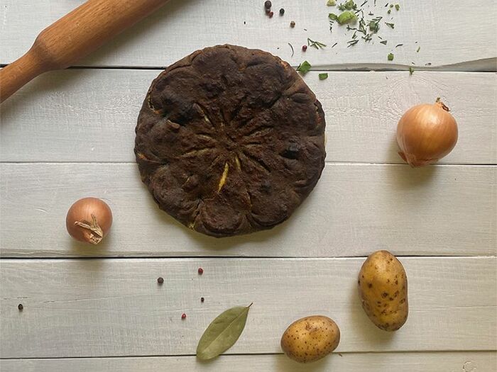 Ржаной пирог с картофелем и луком