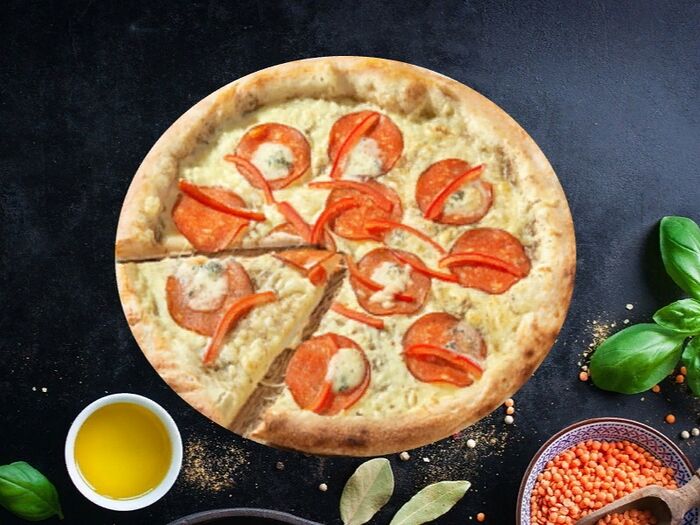 Пицца Пепперони в сливочном соусе
