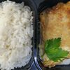 Фото к позиции меню Филе щуки в кляре с рисом и сливочным соусом